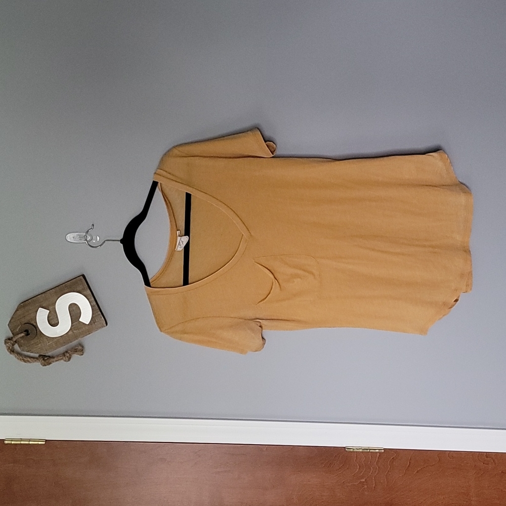 WHITE CROW v neck